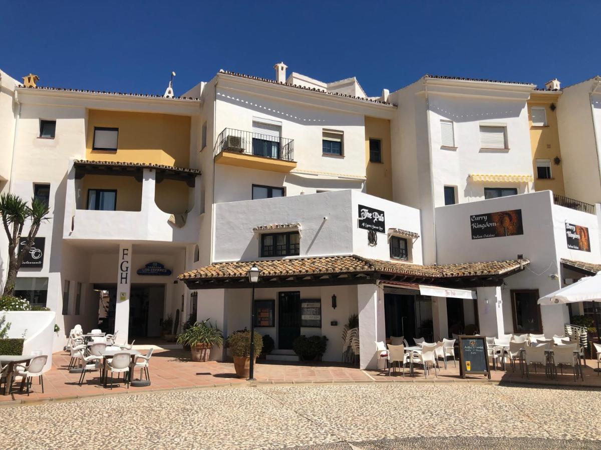 ماربيا Charming 2 Bed Apartment Next To Cabopino Beach, Spain المظهر الخارجي الصورة